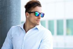 1993��������һ������״��